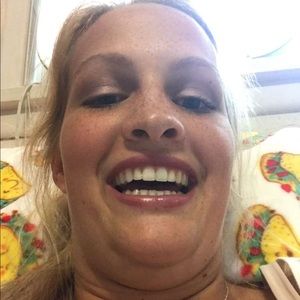 Meet your Posher, Abigail